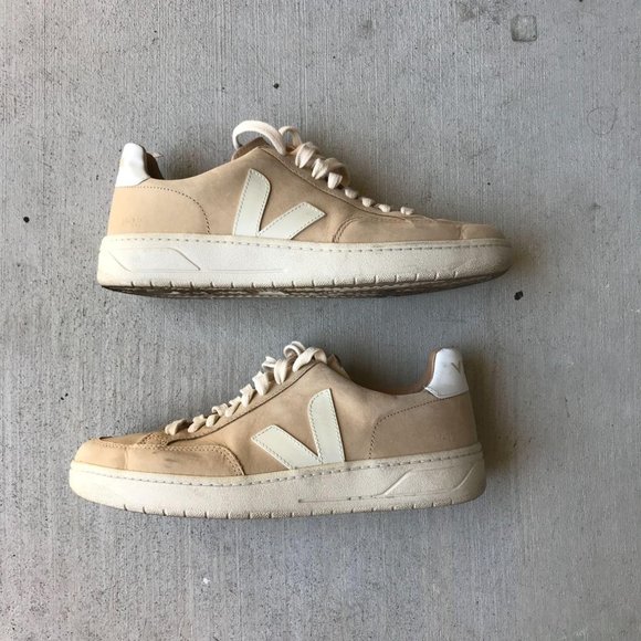 Veja Shoes - Veja Bastille V-12 tan Classic Court Low-Top Sneak